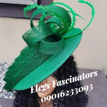 Green rich feathered hat