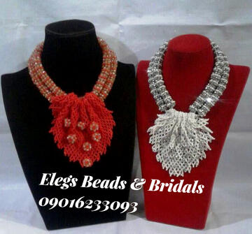 White and brown drops beaded flower vase